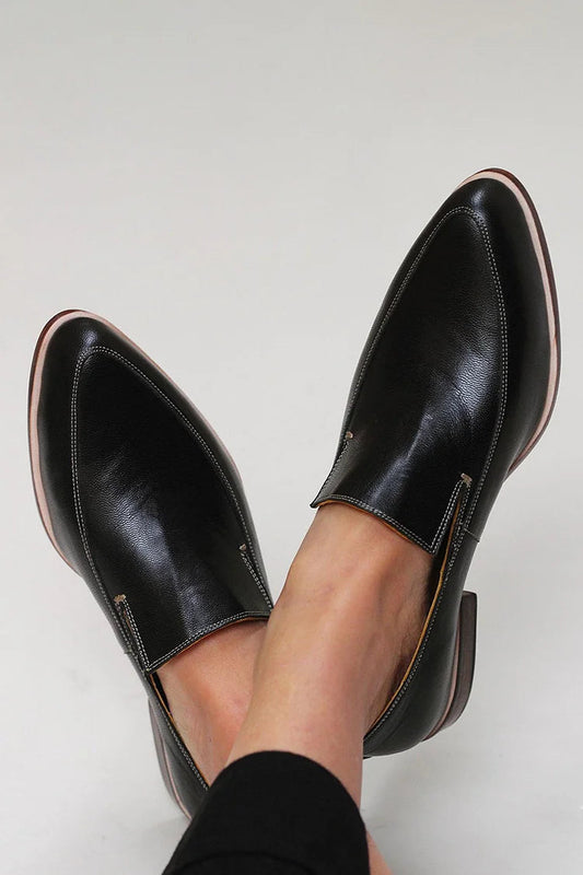 Elegant minimalist loafers