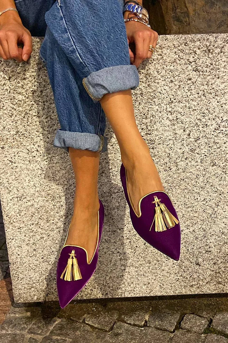 Loafer with elegant tassels