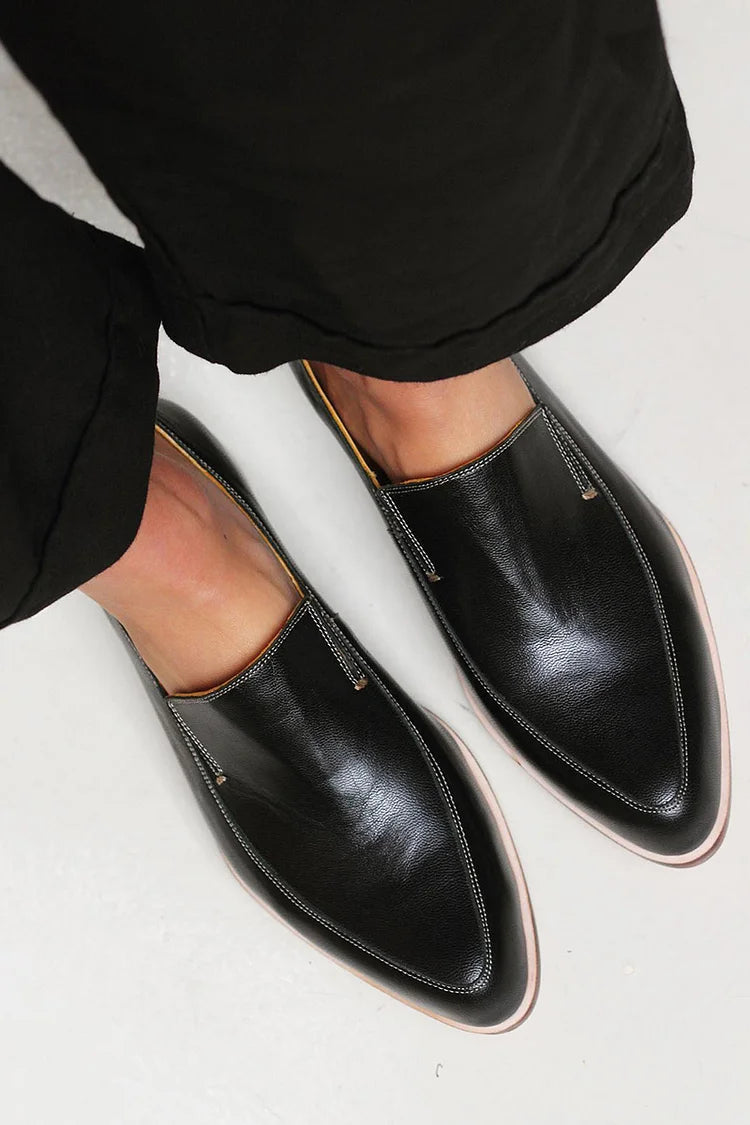 Elegant minimalist loafers
