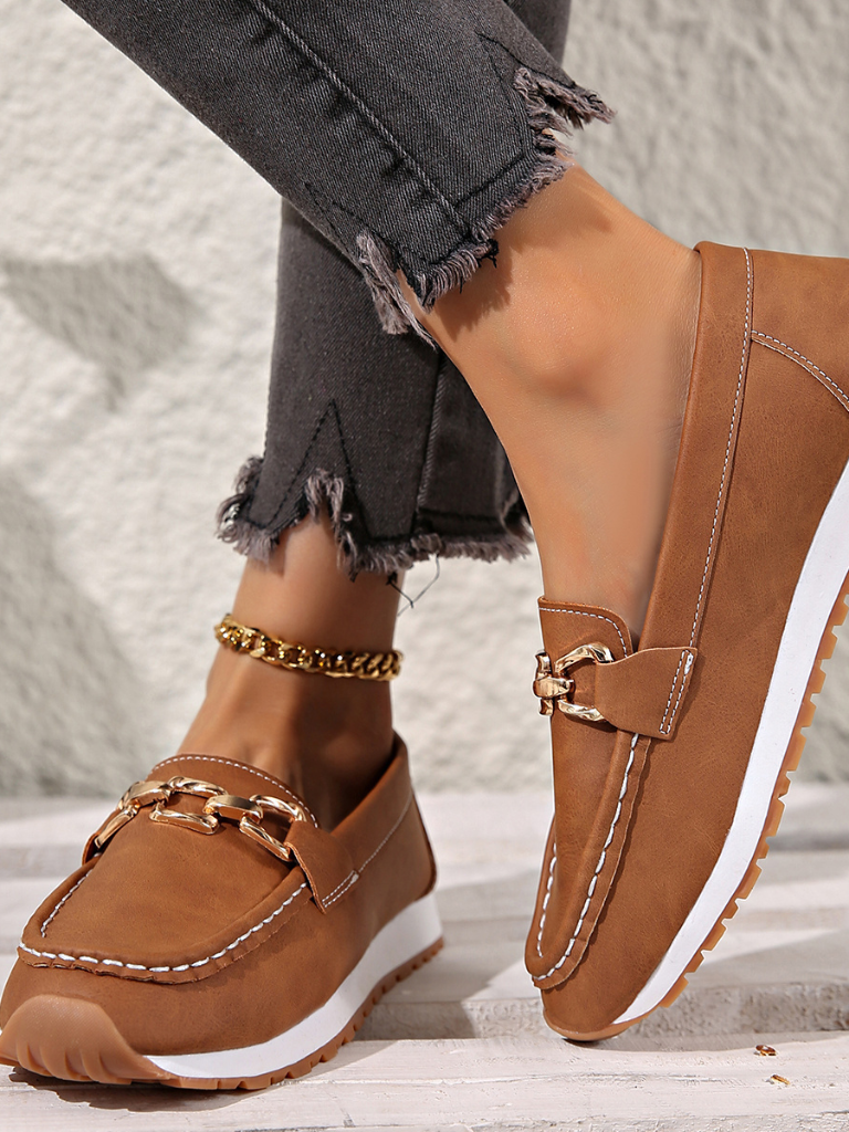 ISLA CHAIN ​​DETAIL LOAFERS